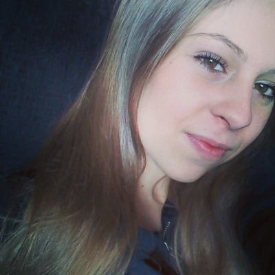 16 anos. Sou mamãe da Melissa de Sousa Martins.