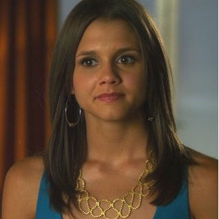 I'm Emma. I'm single, I love to play tennis, I have a twin sister named Sutton.