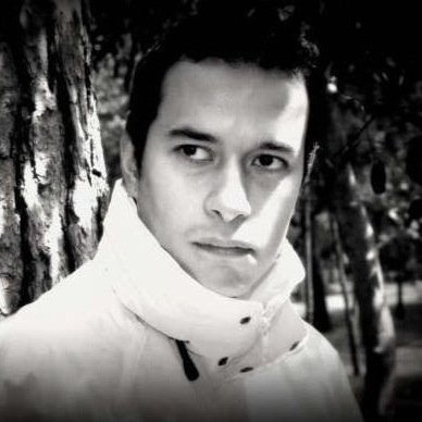 Amante de la vida, de los animales y del medio ambiente, fiestero y deportista, estudiante del posgrado y siempre feliz