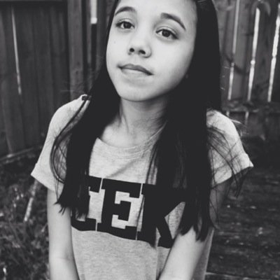 second account to interact with you all and tweet about whatever, who knows if i'll use it but ily guys. main: @itsmelexie1