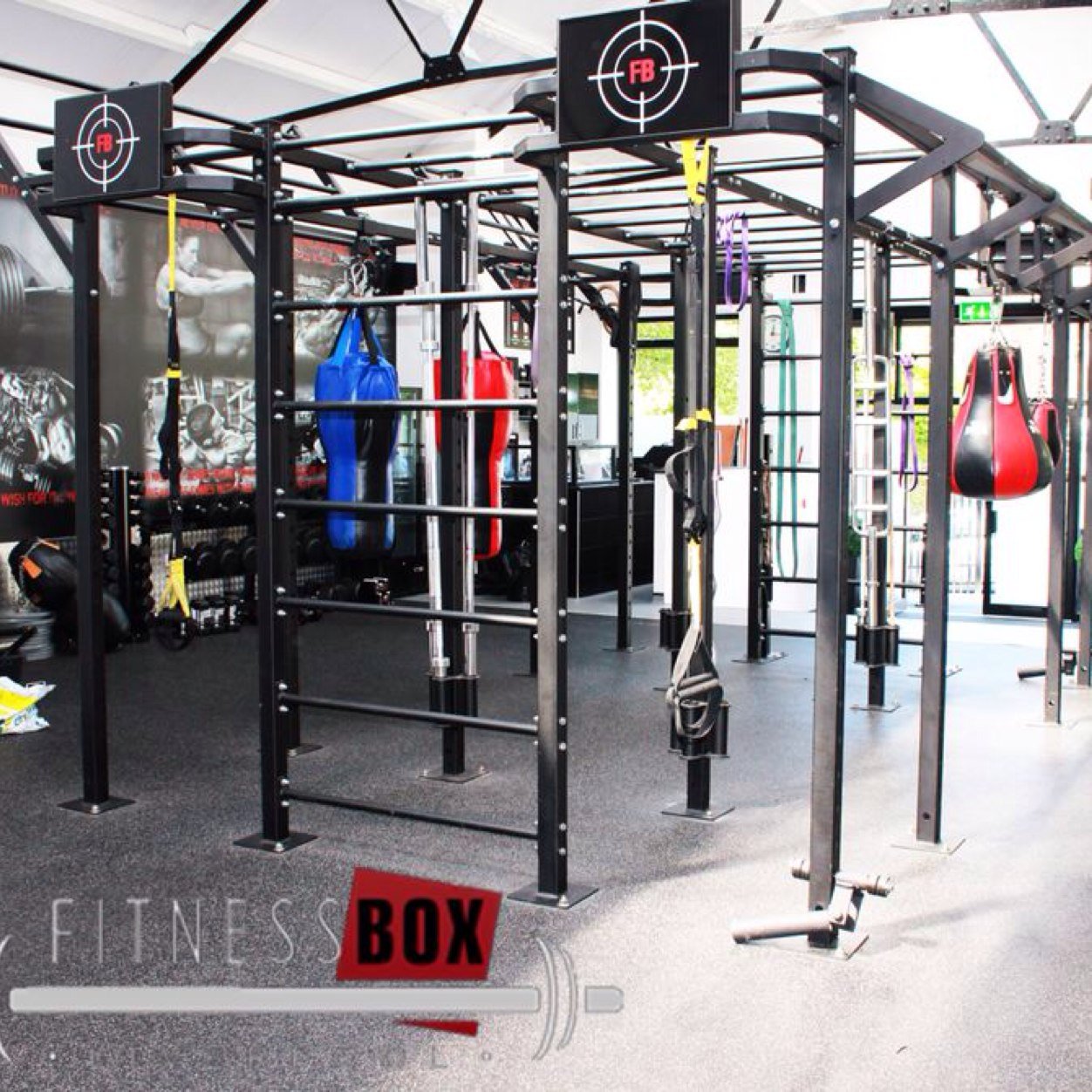 •PERSONAL TRAINING •GROUP TRAINING • CONDITIONING CLASSES. 1A AIGBURTH VALE. L17 ODE. 07748493895 •FITNESSBOX 07927635982 •FUELBOX KITCHEN