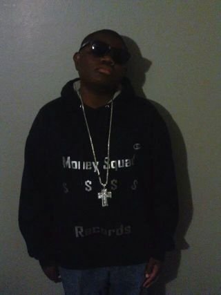 Yo wassup its ya boy lil money coming live from The city I am an up coming rapper/singer I have been in the studio working hard everyday I'm also 20 years old