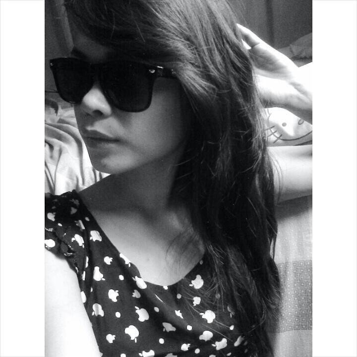 I'm just a simple girl trying to make it big in the world! :-)
WeChat: mhayluvzyu
Line: meeytooth