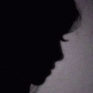 ♬ ليسَ گلُ مَآفيَ خَوآطِـرُنَا يُقُال ، وَليسَ گلُ مَا يُقَالُ مَقصُودّ ، وَليسَ گلُ مَا يُگتبُ وَآقعْ نَعيشَهہُ