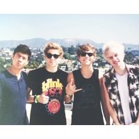 ✨✌️Lauryn, Trinity, Bevy, Toni and Vicky ✨ This is a club for everyone who doesnt really have a fave of 5SOS...we love them all bc they are hot pieces of ass✌️✨