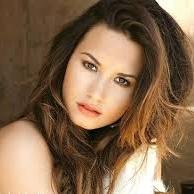 lovatics,selenator,beliber,1D :)  follow me and i follow you back
