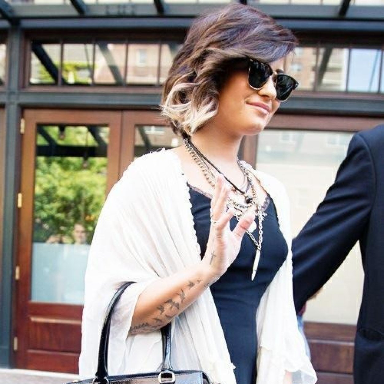 #votedemilovato @cheekylouis98