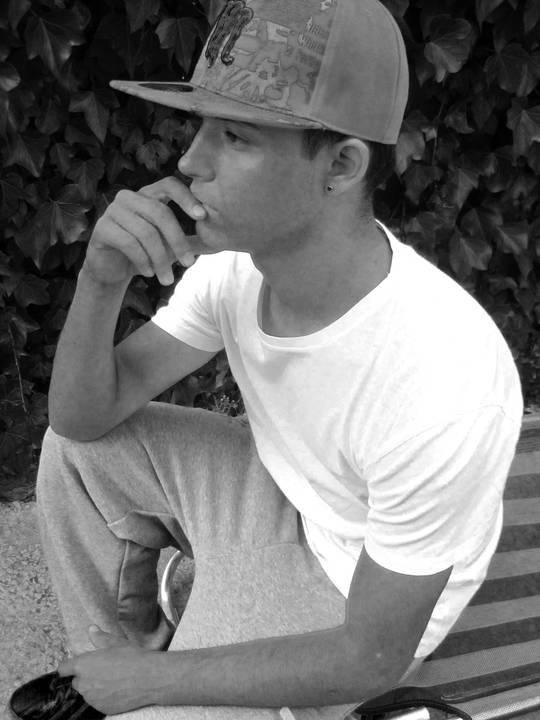 TheChosenGuille's profile picture. Me declaro oficialmente distinto a los demas