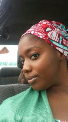 I'm a strong gurl who keeps her stuff in line. even wen I have tears going down my face, I always say ALHAMDULLILLAH