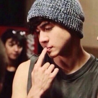 I can't choose one, so I choose four /? #Bring5SOStoAsia