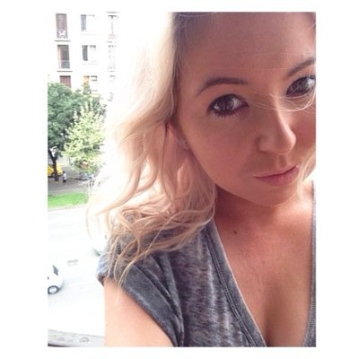 Reluctant 25 year old. PR graduate. Celtic girl. Forever the 'single friend.' Baby you've got to be more discerning, I've never known what's good for me.