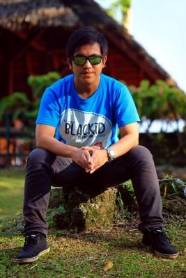 Life is never flat,I like UNGU Band,BLACK I'd,aNd I  Muslim :)