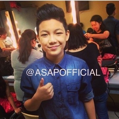 Follow this account for Darren Espanto! I'm just a fan! Let's try to get to 1.0 M for Darren! Follow if you support him!