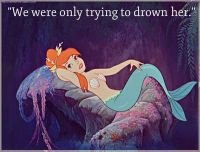 SOLÍA SER LA HEREDERA AL TRONO RUSO DE #SFAR, PERO RASPUTÍN ME CONVIRTIÓ EN SIRENA. HAY QUE VER LO PUTO DIFICIL QUE ES NADAR CON ALETAS. #DIVINASSFAR