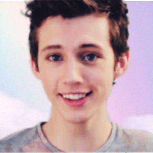 craazy_smiler's profile picture. слэшер высшего уровня, шипперю все, что движется. навеки одиночка, помешанная на музыке и сериалах.