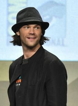 Sam Winchester. I'm an ex-hunter, hoping for another chance at a normal life.