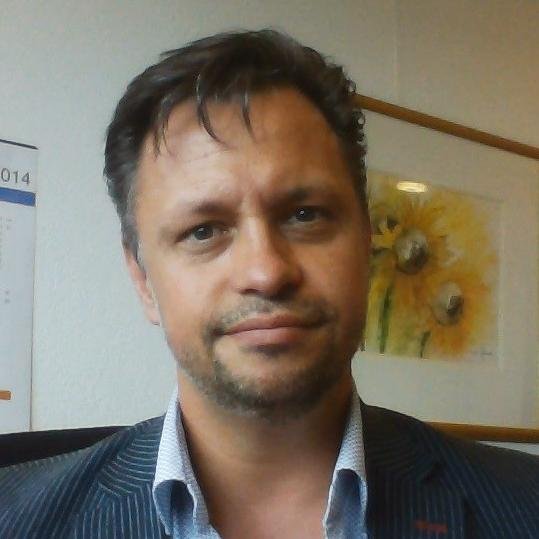 Verkoopleider bij de Van Buuren Groep, Eigenaar van C'est Marcèl, Optimist, Teamleider & Teamplayer