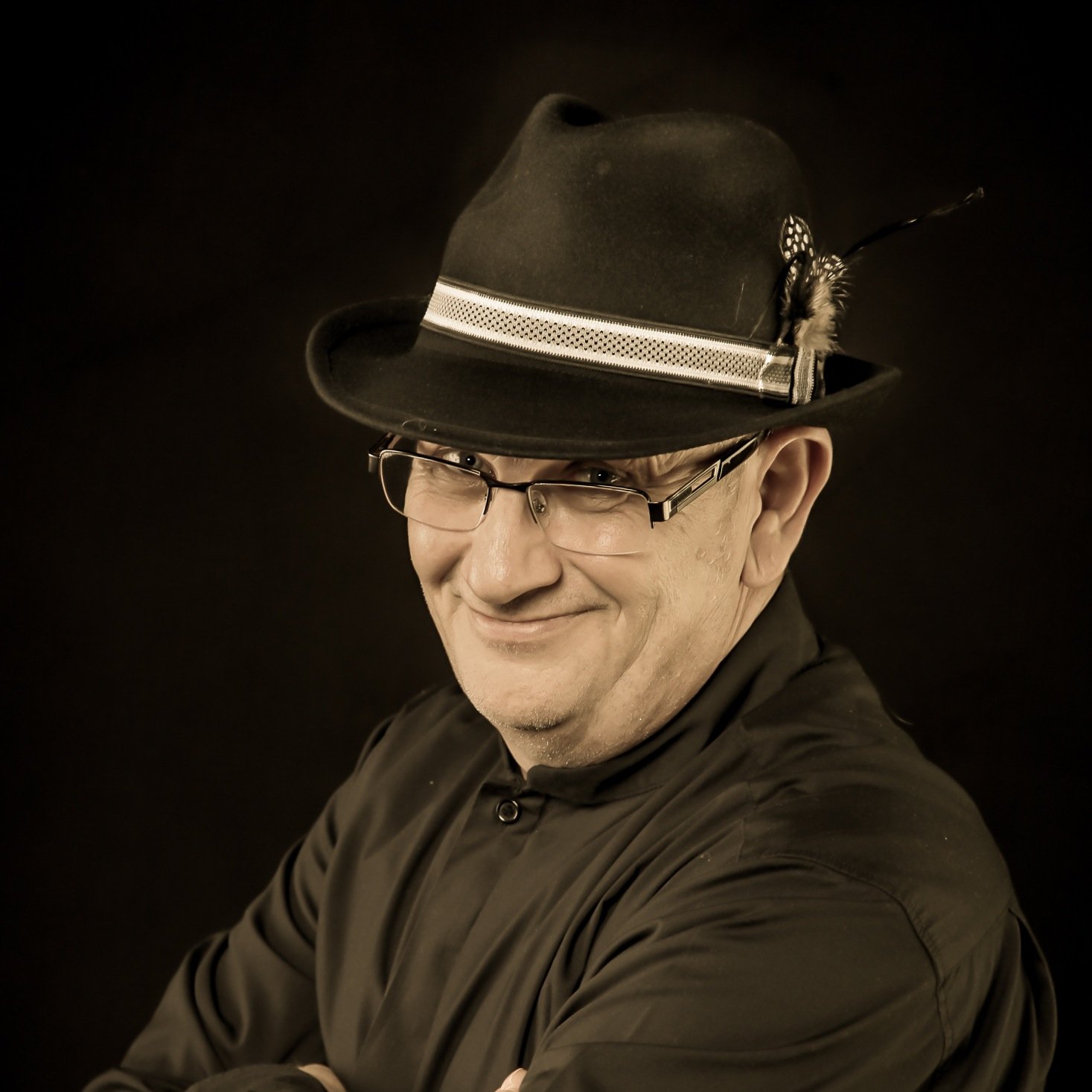 studio2u_uk's profile picture. Event and Sovial Photographer. Asian weddings, social Events, Black Tie, Charity Events.