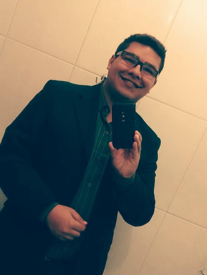 Felizes aqueles que se divertem com problemas que educam a alma e elevam o espírito. (Fenelon)
