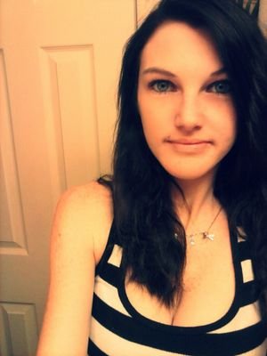 Leahnicole1013's profile picture. ima do me