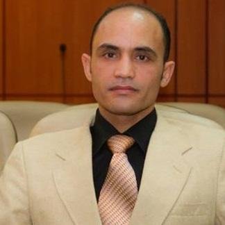 عندما تشعر بان التاريخ يتذكرك لفتره ويتناساك لفترات تشعر بأن مجهودك ذهب هباء ولكن سرعان ماتتذكر انك ناضلت لمبادئك لا ليذكرك التاريخ فتستمر