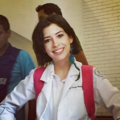 La vida no te eseña a ser fuerte, te obliga a serlo.