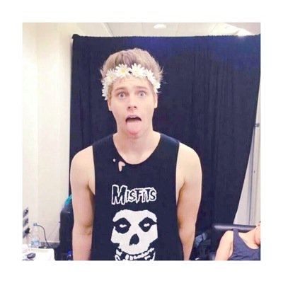 Calum/4 ☀️