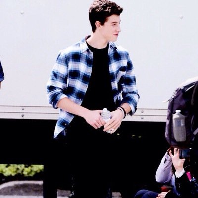 met shawn on 13/08/14 and he is perfect and i need to marry him