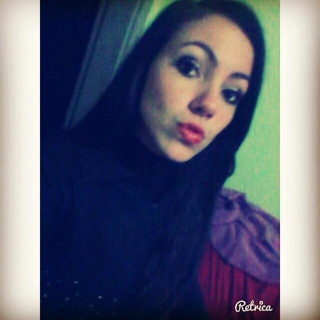 Day, sinto saudade de poder te abraçar, e até das brigas, porque elas que fortaleceram nossa amizade. A maldita distancia não vai tirar voce de mim ♡ p. lari