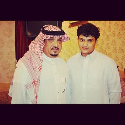 ولد أبوي وماخذ طباعهـ .. أقول الصح وما أجاملـ ^_-