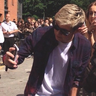 https://t.co/mrwuL3zPaY || follow @lukehxl bc i give you a free follow