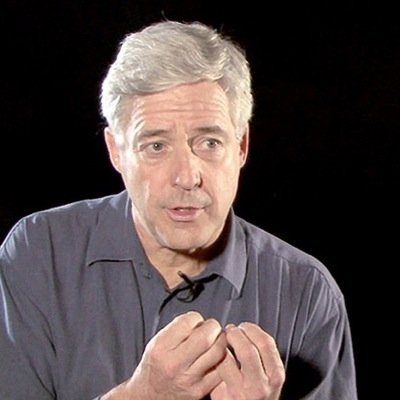 Les réflexions de Charles Tisseyre quand il est seul et se laisse aller. Peut-être boit-il un petit verre?