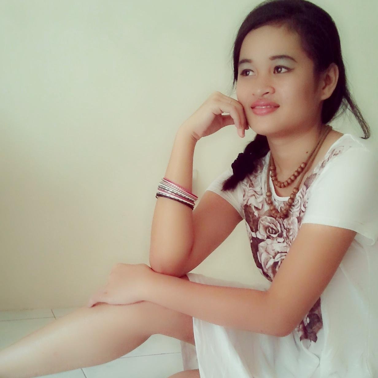 daisyrosella's profile picture. my life is simple like flower i just want be happy with u all 3 wechat id :mizrosemary10 instagram : rosemarymary