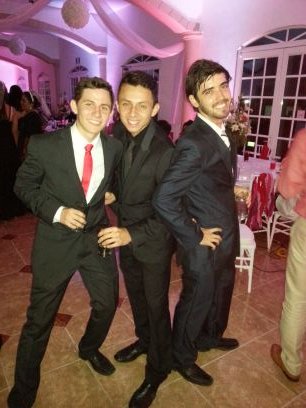 ponChacon's profile picture. Los grandes sueños provocan insomnio.