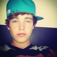 526875Henrique's profile picture. Eu tiro Essa Sua Marra Com Um Beijo.