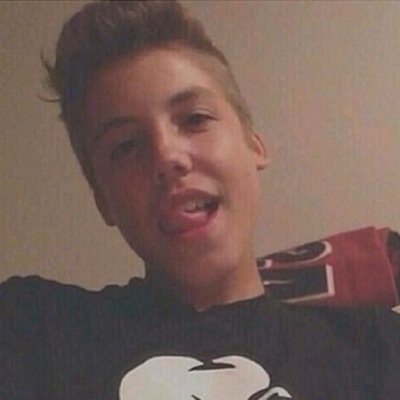 I would literally die for matt. A follow would be amazing, but I dont NEED one. I know he loves me, and all his fans. That's why I fell in love with him❤️