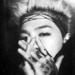 {Now my only destiny are your eyes, nose and lips.
[Licántropo]