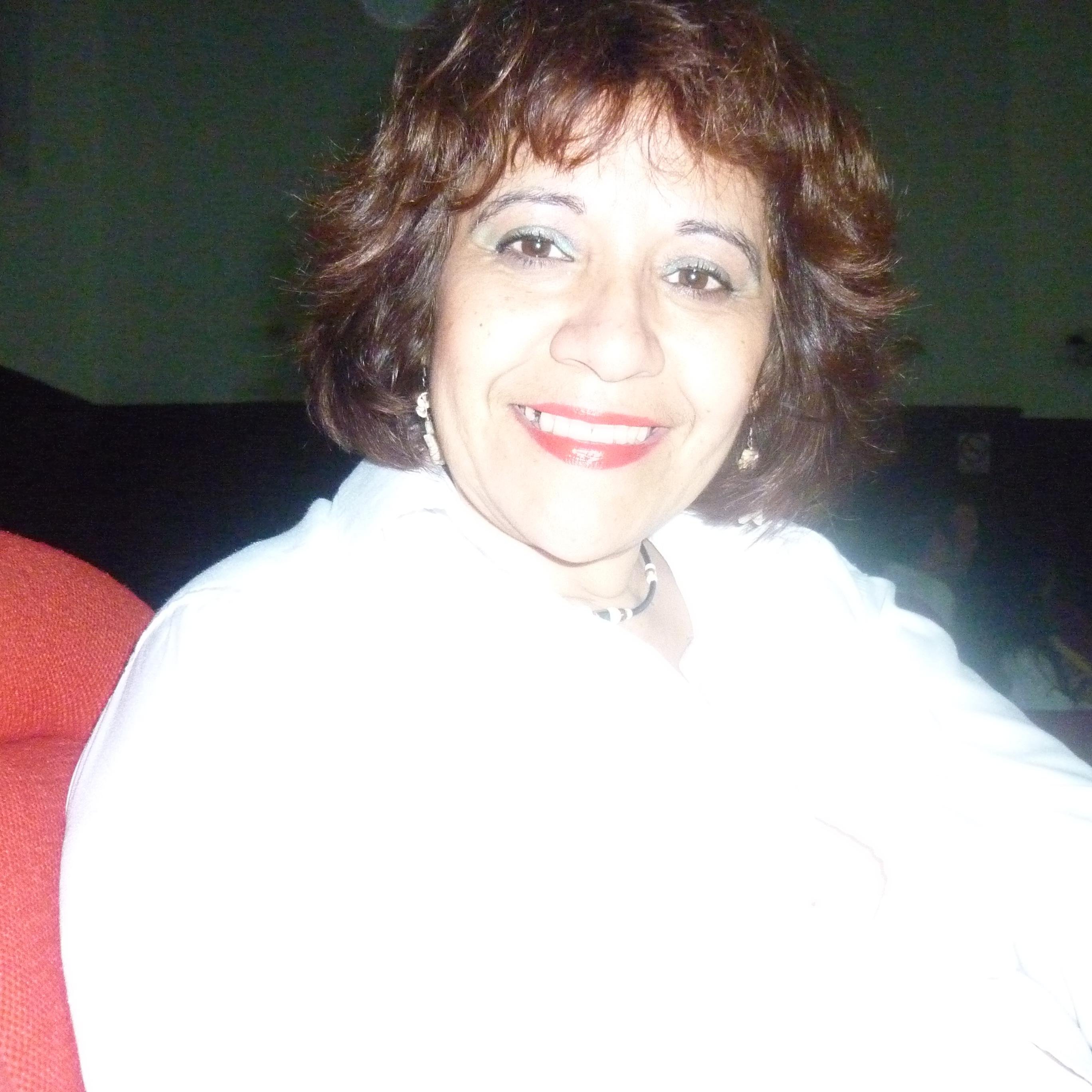 Profesora universitaria jubilada Extensionista , Investigadora y carismatica.