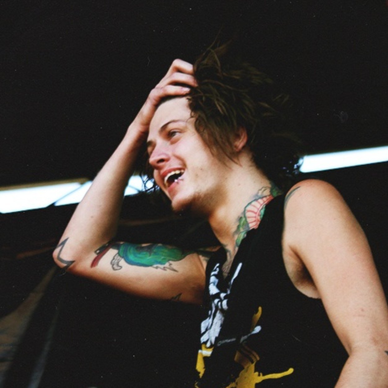 fuckingbenbruce's profile picture. Just some fucked up teenager who loves bands and the internet.