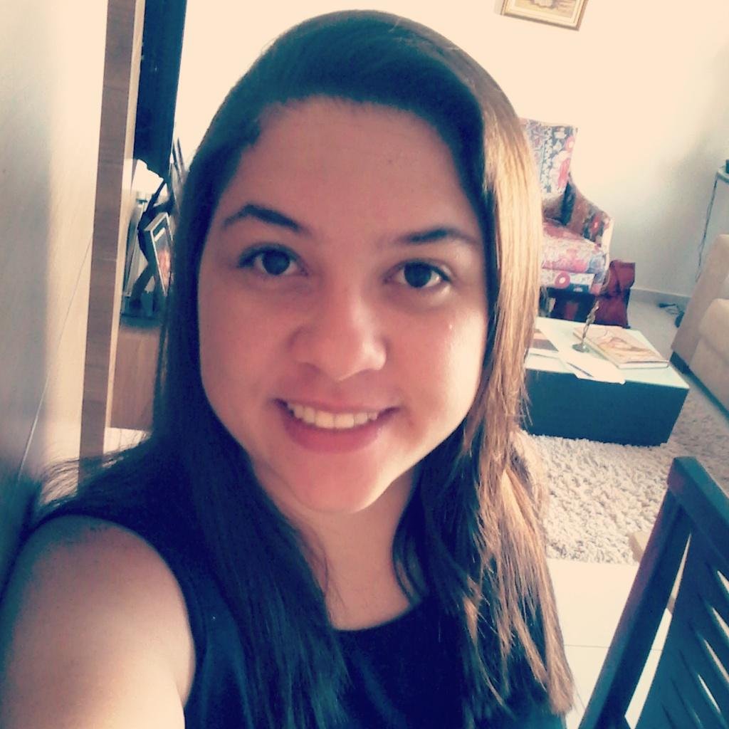 luanafpeixoto's profile picture. Encanta, colore e faz bem.