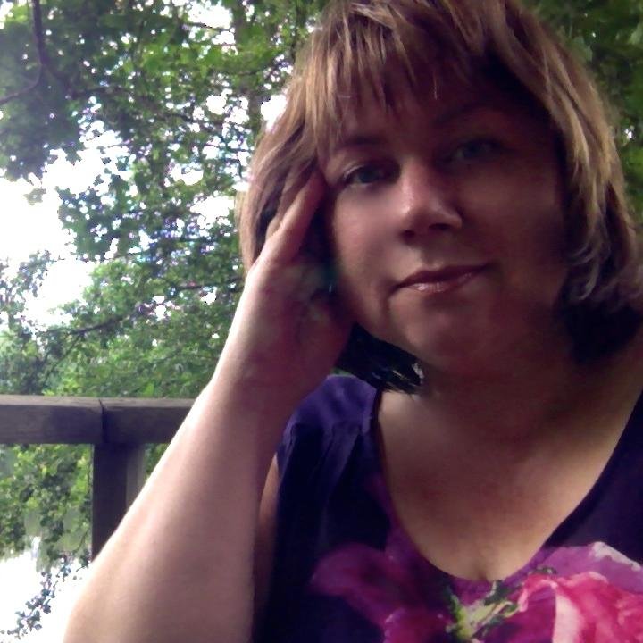 FiPirjo's profile picture. Puutarhuri Mimis salaattien ääreltä. Pippuriset versot, syötävät kukat ja itämaiset salaatit täyttävät päivän. Kaikki kunnia herkulliselle ruualle.