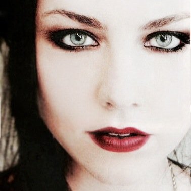 20. Ilusionista. Orgullosa por excelencia. No pretendo pedirte ayuda, puedo hacerlo sola. //Leave me in the doom, you can't see my tears fall// † 16-06-97 †
