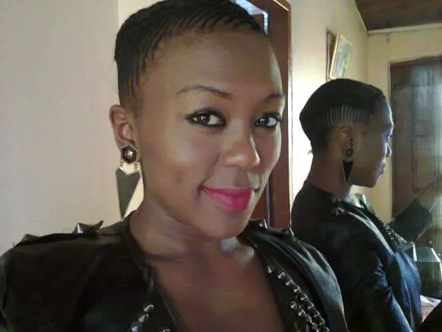 Hi... Its ZeeNasty, @Lil_MaC_98 is my sibling... Wanna know me well? Follow me..