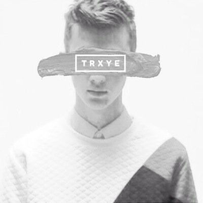 I DONT USE THIS TWITTER ANYMORE, MY NEW TWITTER IS @KIAN4KING