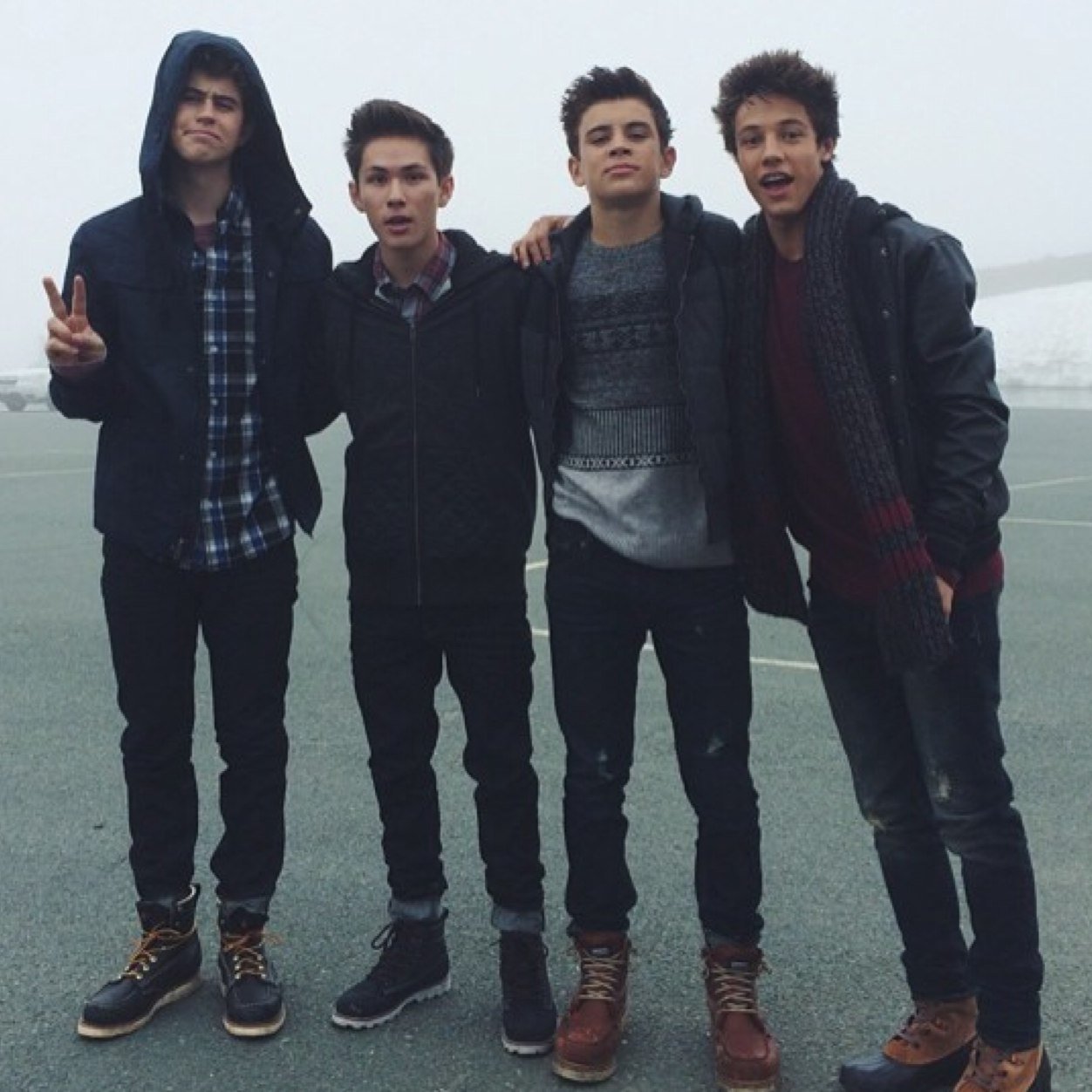 26mgmt_ID's profile picture. Here to support 26mgmt and also Magcon.