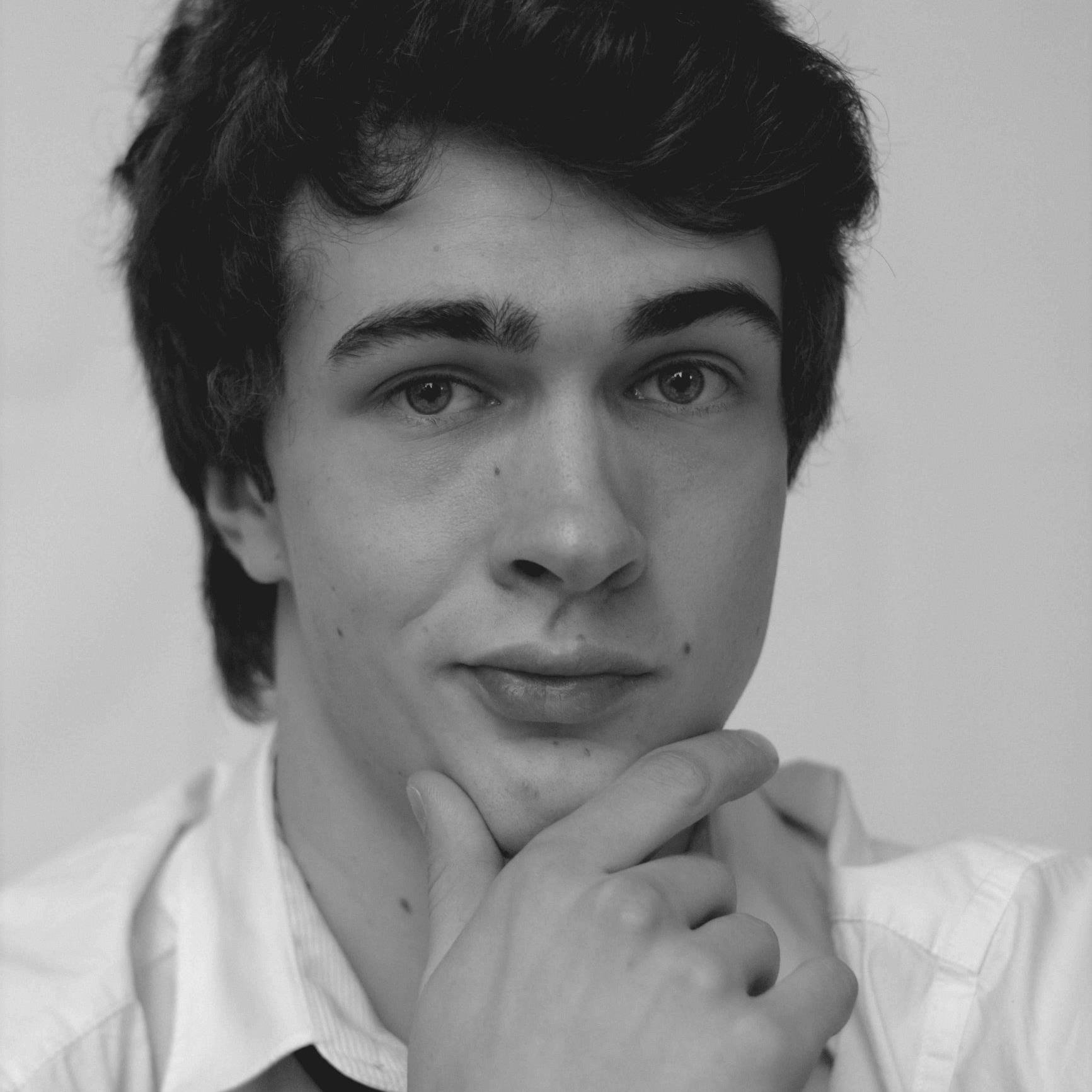 Hypnotist & Mindreader from Amsterdam.
Looking for an Entertainer?
In need of a Coach?
Want to become a Hypntotist?
Find out more at http://t.co/OiQOFO0ozv