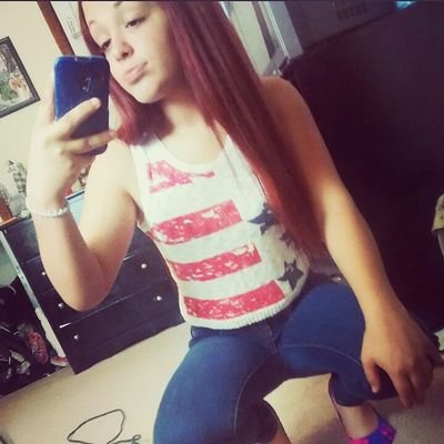 my names selena im puertorican italian & black , im 5'0. #PoudAuntOfJeremiah