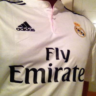 Venta de ropa deportiva, réplicas perfectas de camisetas de fútbol y NBA, precio 23,5 gastos de envío incluidos.