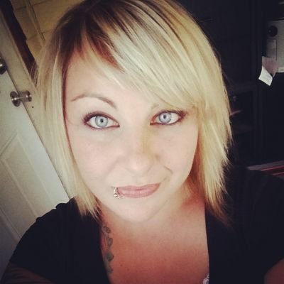 jess_singtome's profile picture. hair stylist, salon manager, mother of 3