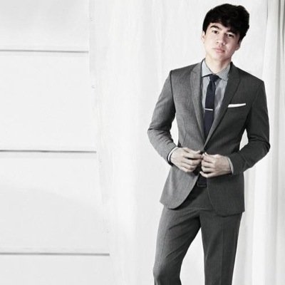 Follow @TastesYourLips or i will unfollow please READ THIS FANFICTION: http://t.co/D8Sh4xUqon